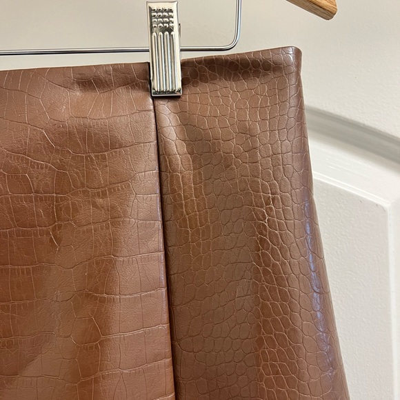 NWT ASTR Audrey Faux Leather Croc Skirt in Brown - Picture 8 of 12